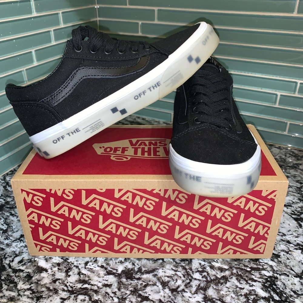 Kids Black/white Vans sneakers. Size 3 kids